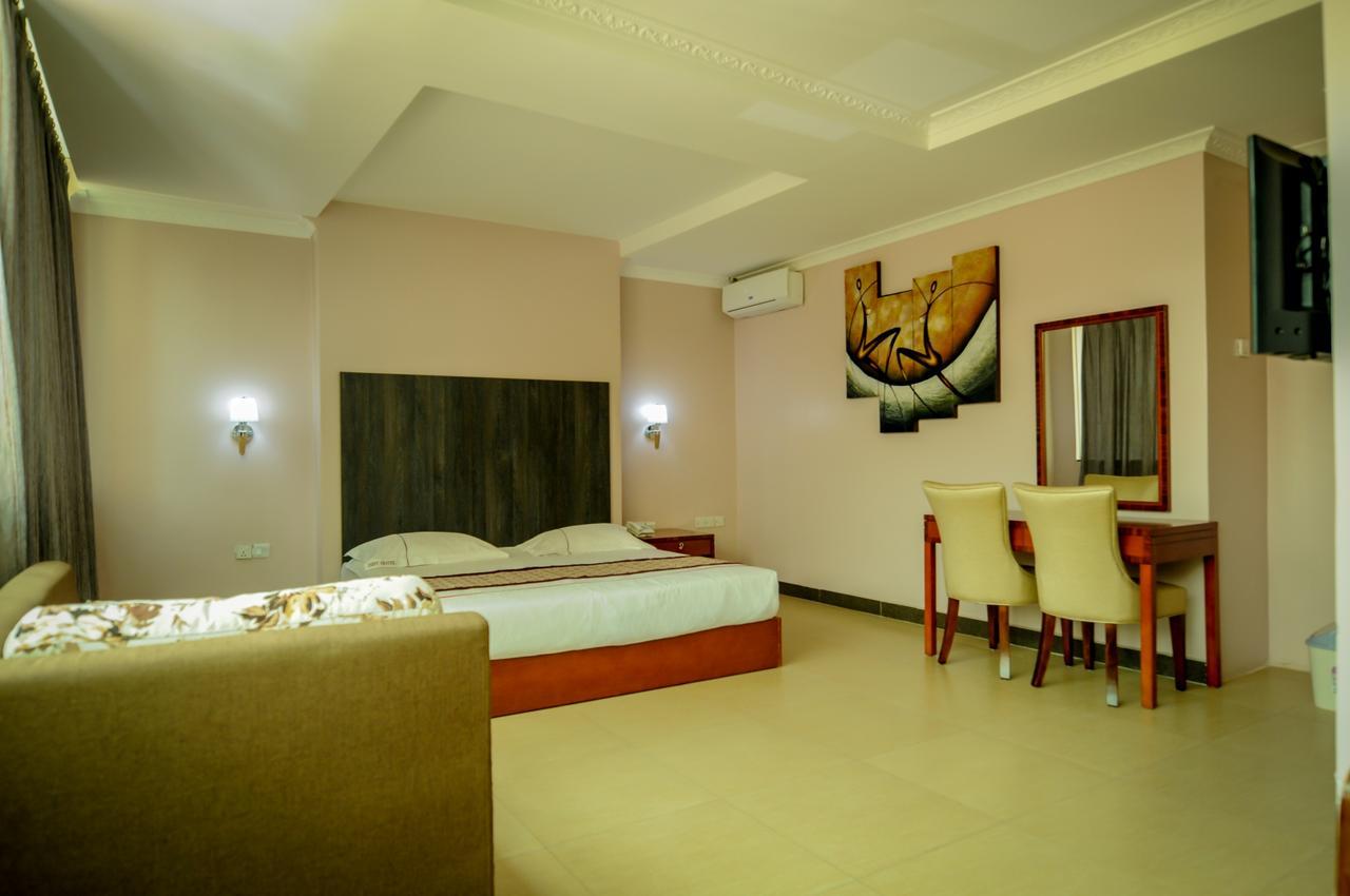 Russell Hotel Kampala Exterior foto